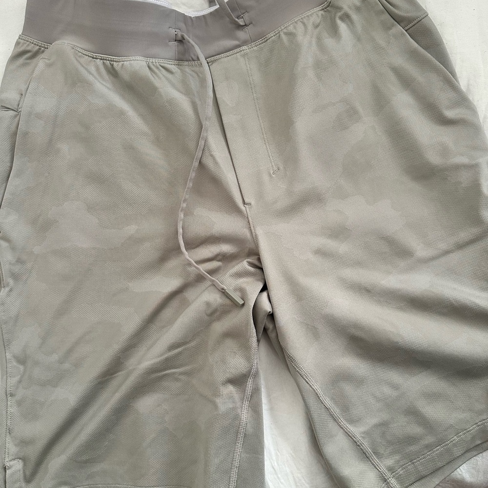 Lulu lemon White/Gray Camouflage Athletic Shorts
